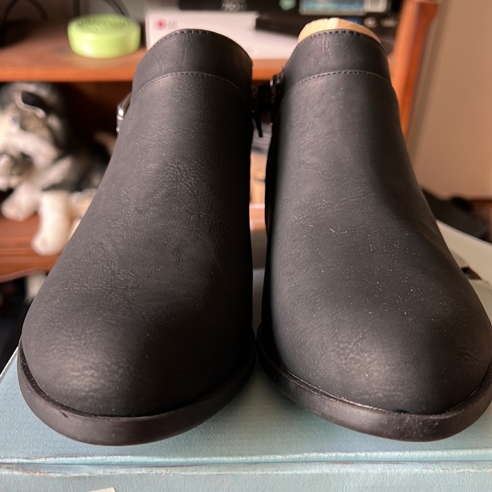 10 Wide bootie - Picture 3 of 5